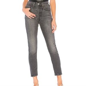 Levi's 501 Skinny in Coal Black